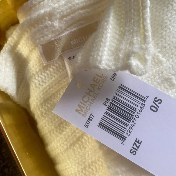 NEVER WORN NEW WITH TAGS creme colored Michael Kors rhinestone scarf - Picture 2 of 3